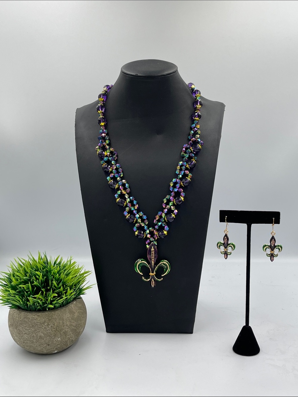 Mardi Gras Fleur-de-Lis beaded necklace matching earrings set. Custom designed.